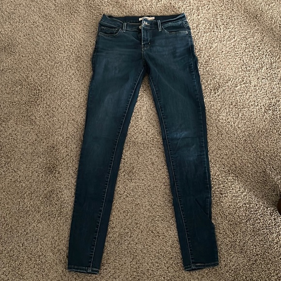 dark wash levi jeans - Picture 1 of 3